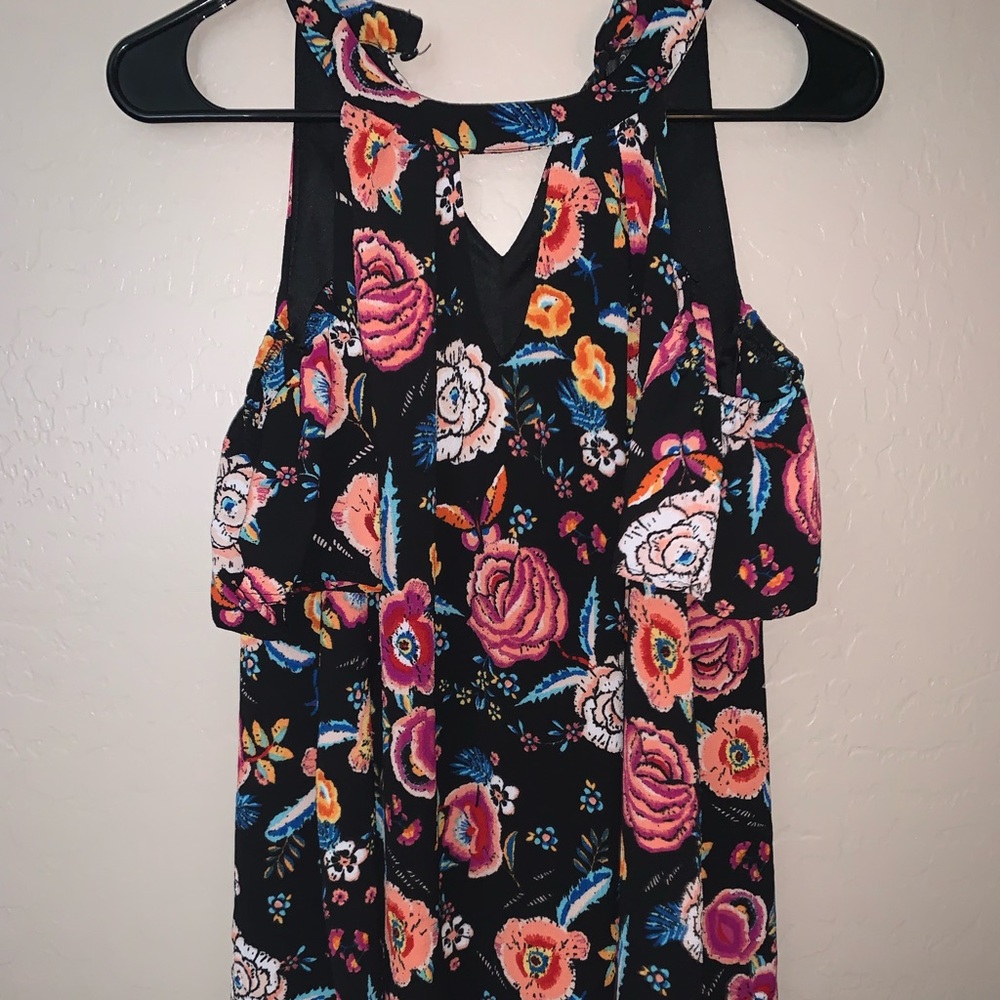 Shoulderless dress